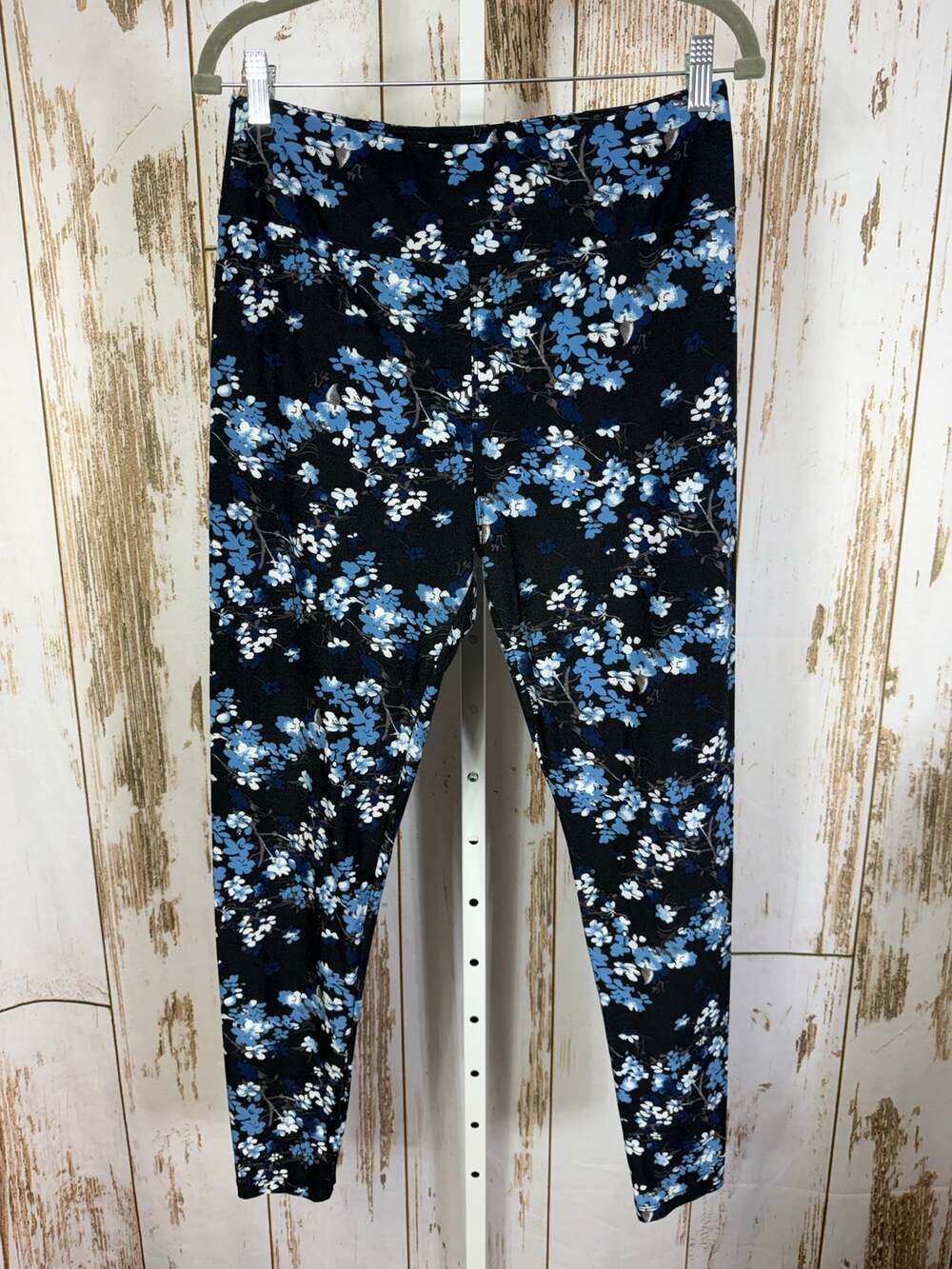 LuLaRoe, Black with blue Floral Leggings. Size T/C(12-18). Excellent condition!